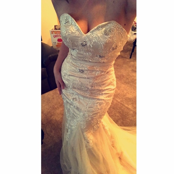 Dresses & Skirts - Vintage Looking Mermaid Wedding Gown